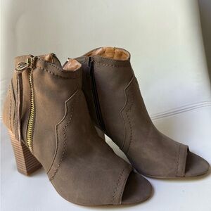 Women’s heeled peep toe boots . Size 8